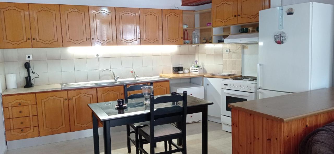 Ευρύχωρο Και Άνετο Διαμέρισμα Στην Ιτέα Joanna'S Apartment Kirra Luaran gambar